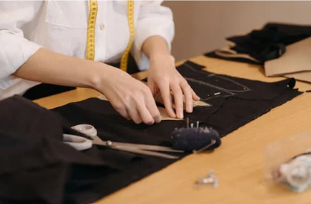 El Arte de lo Esencial: Conoce las Telas que Definen Nuestras Prendas